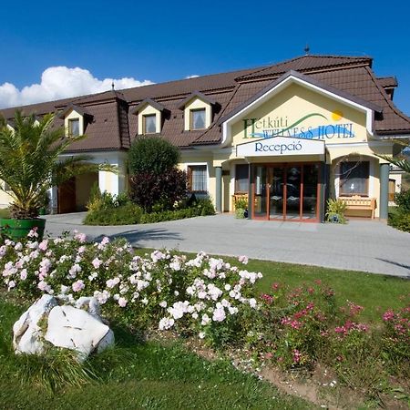 Hetkuti Wellness Hotel Es Lovaspark Mór 외부 사진