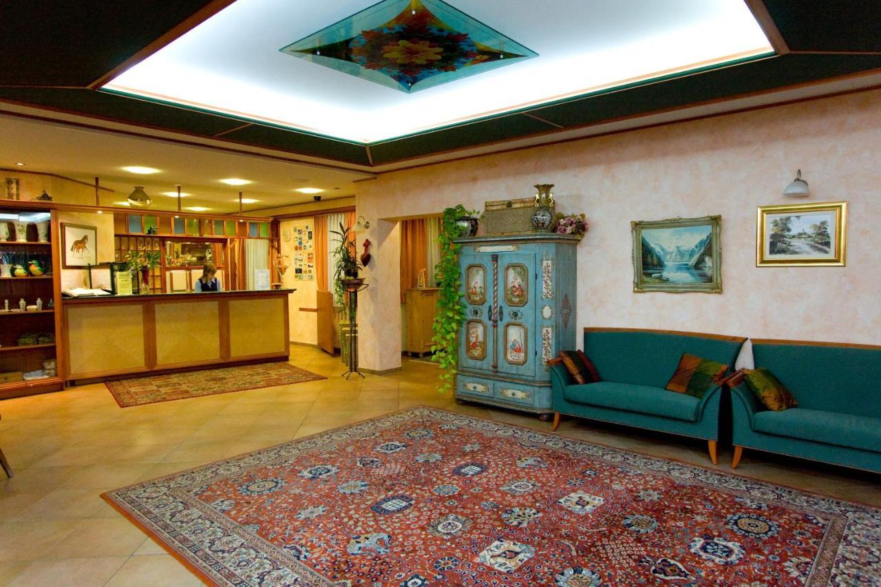 Hetkuti Wellness Hotel Es Lovaspark Mór 외부 사진
