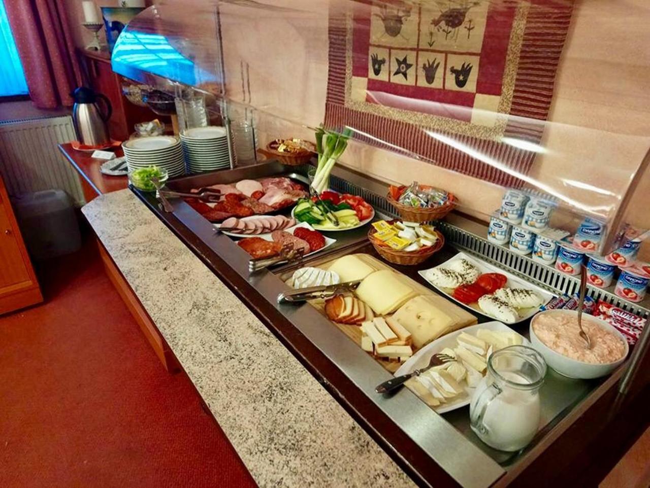 Hetkuti Wellness Hotel Es Lovaspark Mór 외부 사진
